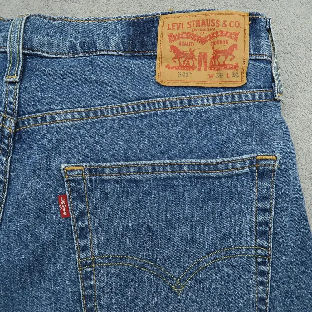 Levi's 541 Jeans Mens Fits 35x32 (Size 36x36) Blue Athletic Slightly Tapered